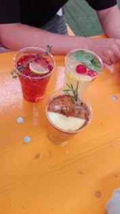 farbenfrohe Cocktails in Windhuk